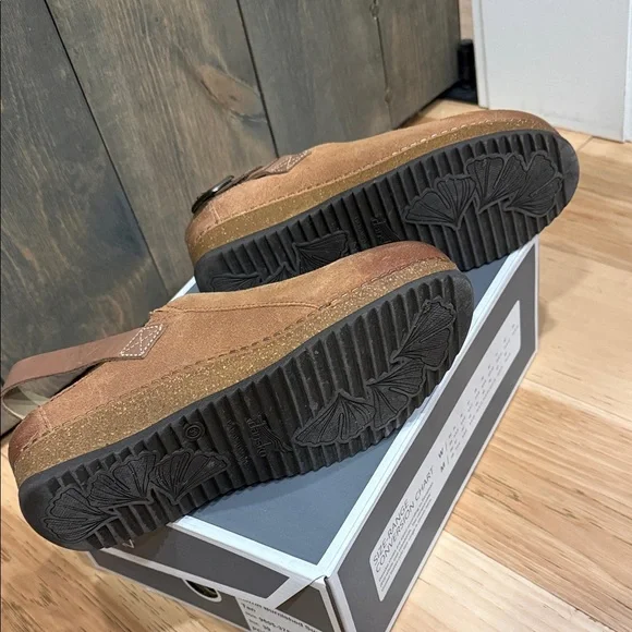 Like new Dansko Merrin Clogs - Picture 8 of 12